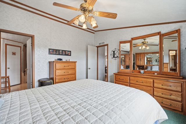 490 Courthouse Drive, Castlewood, VA 24224