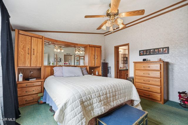 490 Courthouse Drive, Castlewood, VA 24224