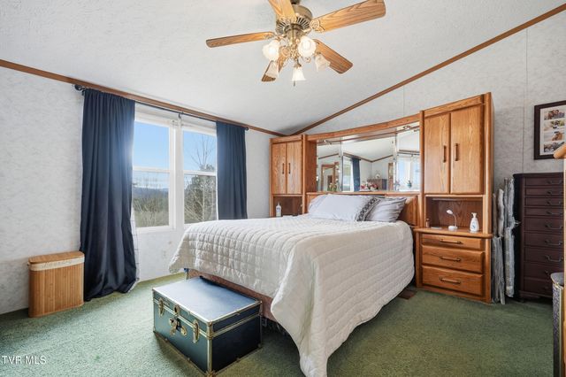 490 Courthouse Drive, Castlewood, VA 24224