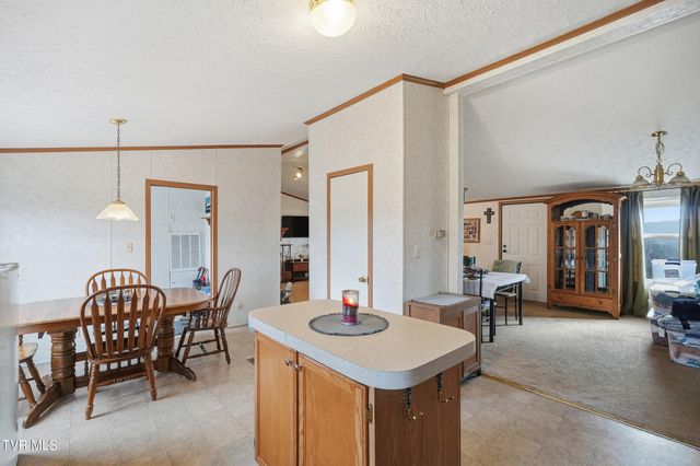 490 Courthouse Drive, Castlewood, VA 24224