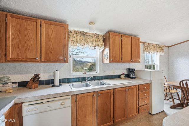 490 Courthouse Drive, Castlewood, VA 24224