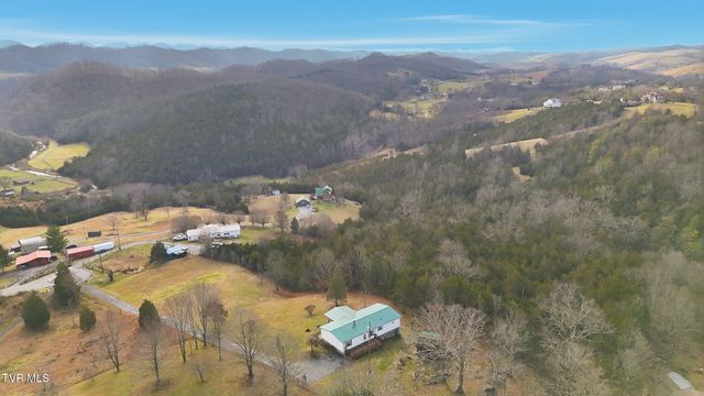 490 Courthouse Drive, Castlewood, VA 24224