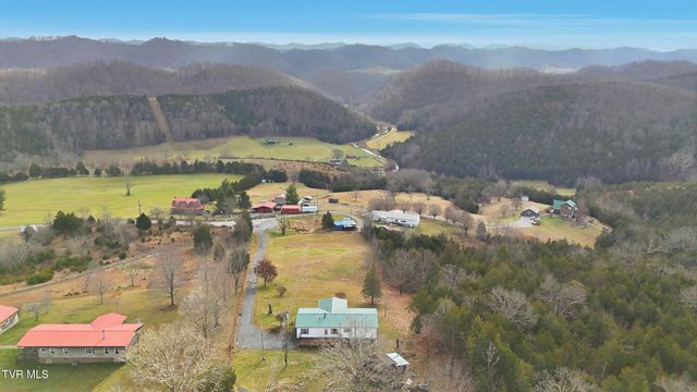 490 Courthouse Drive, Castlewood, VA 24224