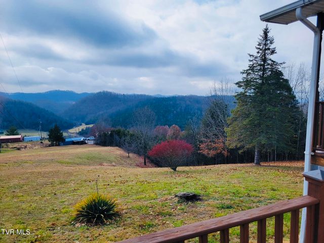 490 Courthouse Drive, Castlewood, VA 24224