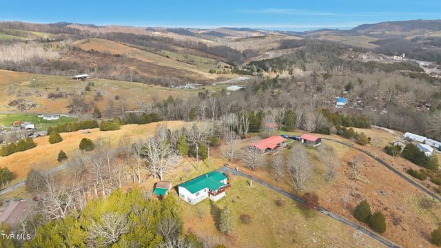 490 Courthouse Drive, Castlewood, VA 24224