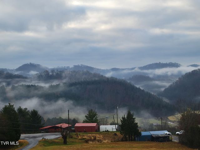 490 Courthouse Drive, Castlewood, VA 24224