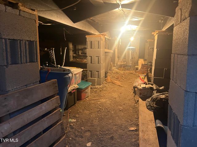 490 Courthouse Drive, Castlewood, VA 24224