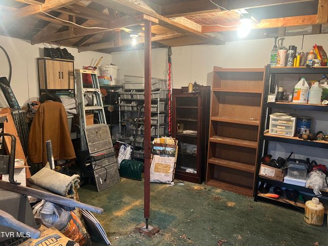 490 Courthouse Drive, Castlewood, VA 24224