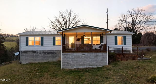 490 Courthouse Drive, Castlewood, VA 24224