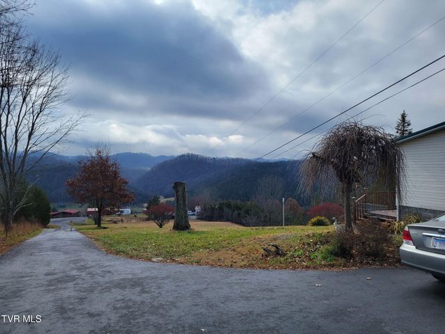 490 Courthouse Drive, Castlewood, VA 24224