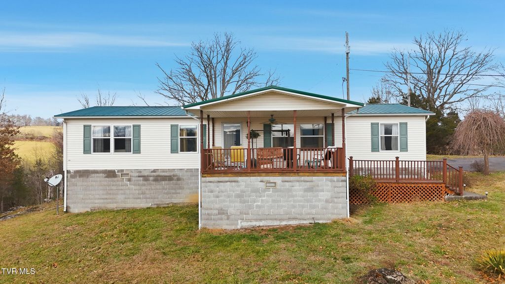 490 Courthouse Drive, Castlewood, VA 24224