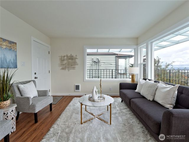 5029 29th Avenue S, Seattle, WA 98108