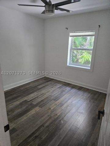 18360 NE 22nd Ave, North Miami Beach, FL 33160