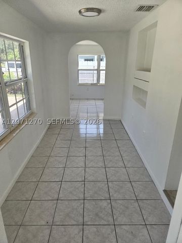 18360 NE 22nd Ave, North Miami Beach, FL 33160