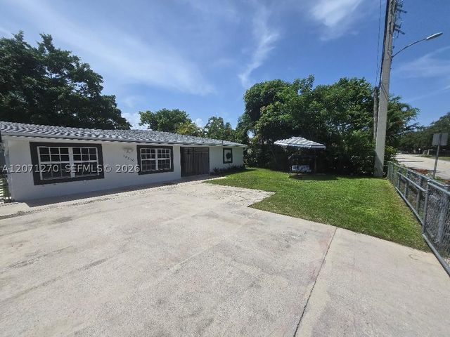 18360 NE 22nd Ave, North Miami Beach, FL 33160