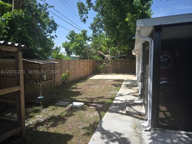 18360 NE 22nd Ave, North Miami Beach, FL 33160