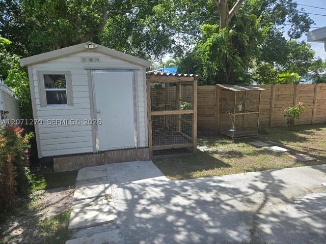 18360 NE 22nd Ave, North Miami Beach, FL 33160