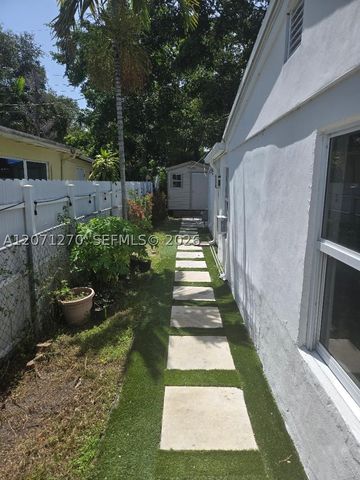 18360 NE 22nd Ave, North Miami Beach, FL 33160