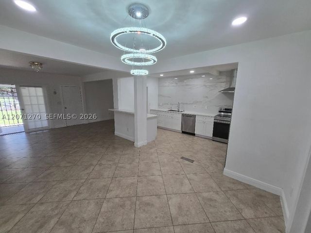 18360 NE 22nd Ave, North Miami Beach, FL 33160