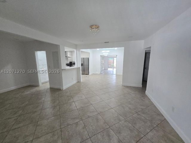 18360 NE 22nd Ave, North Miami Beach, FL 33160