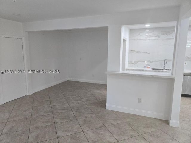 18360 NE 22nd Ave, North Miami Beach, FL 33160