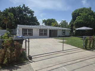 18360 NE 22nd Ave, North Miami Beach, FL 33160