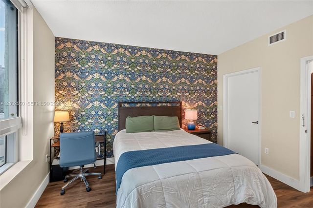 1900 N Bayshore Drive 2717, Miami, FL 33132
