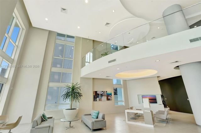 1900 N Bayshore Drive 2717, Miami, FL 33132