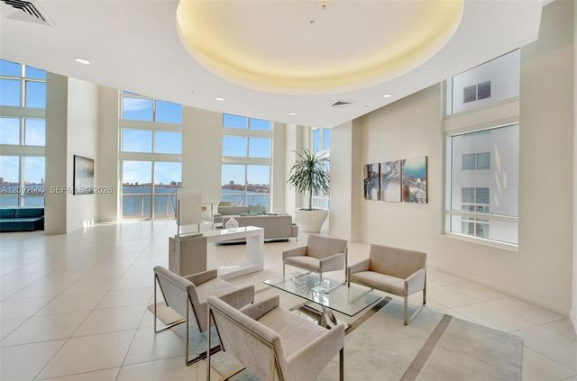 1900 N Bayshore Drive 2717, Miami, FL 33132