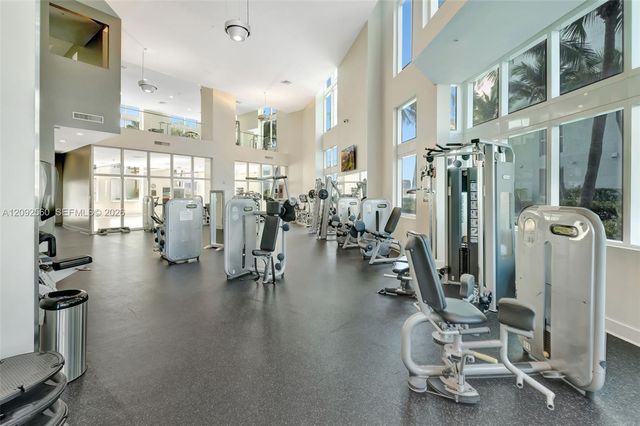 1900 N Bayshore Drive 2717, Miami, FL 33132