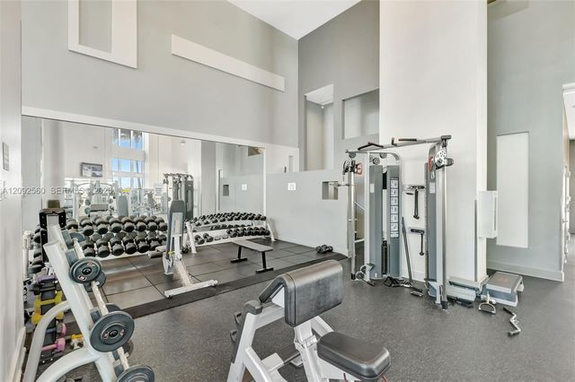 1900 N Bayshore Drive 2717, Miami, FL 33132