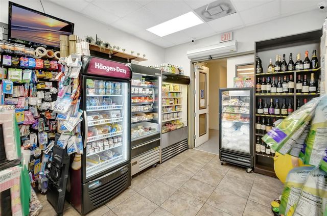 1900 N Bayshore Drive 2717, Miami, FL 33132