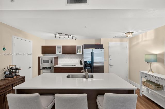 1900 N Bayshore Drive 2717, Miami, FL 33132