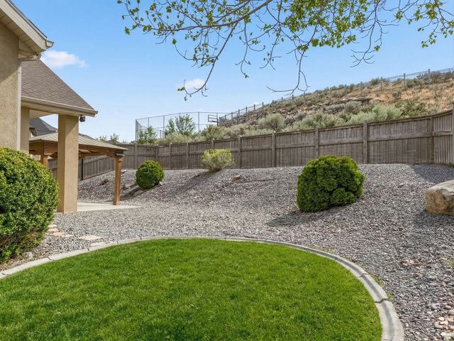 9226 N MOUNT AIREY DR, Eagle Mountain, UT 84005