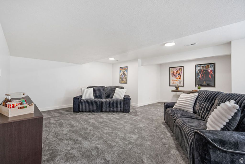 Image 31 of property listing at 9226 N MOUNT AIREY DR, Eagle Mountain, UT 84005