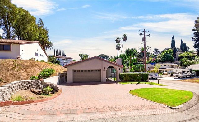 800 N Arroyo, Fullerton, CA 92833