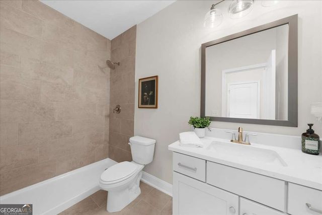 5553 Keswick Drive, Flowery Branch, GA 30542