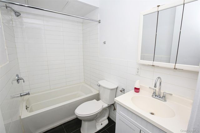 221 Howard Avenue 1R, Brooklyn, NY 11233