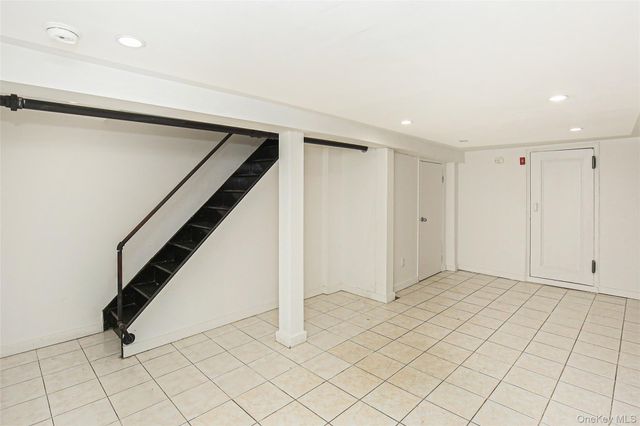 221 Howard Avenue 1R, Brooklyn, NY 11233