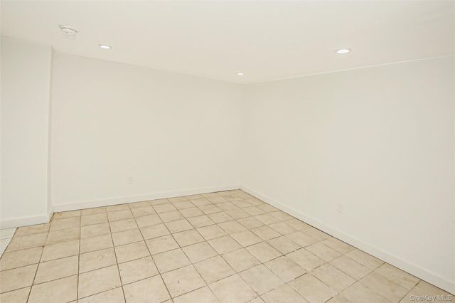 221 Howard Avenue 1R, Brooklyn, NY 11233