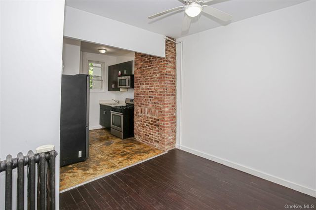 221 Howard Avenue 1R, Brooklyn, NY 11233