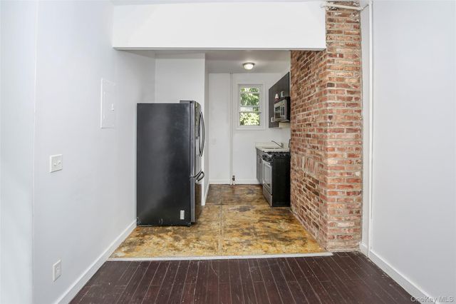 221 Howard Avenue 1R, Brooklyn, NY 11233