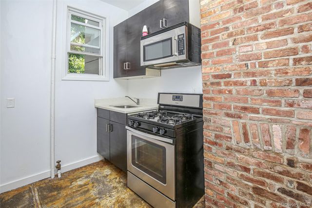 221 Howard Avenue 1R, Brooklyn, NY 11233