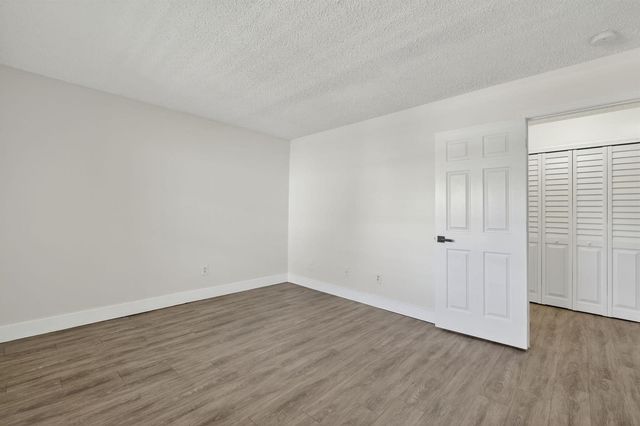 2513 S 17th Street 206, Fort Pierce, FL 34982