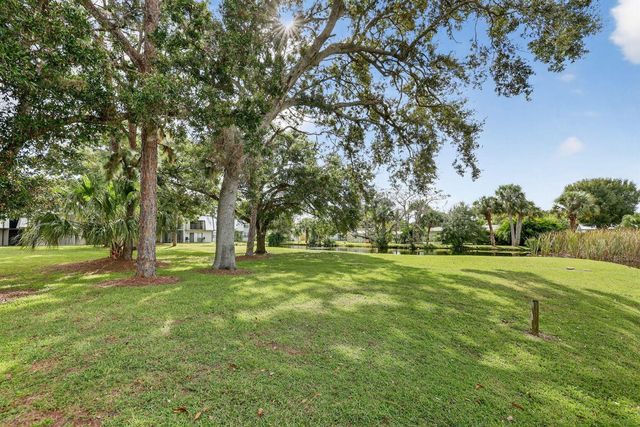 2513 S 17th Street 206, Fort Pierce, FL 34982
