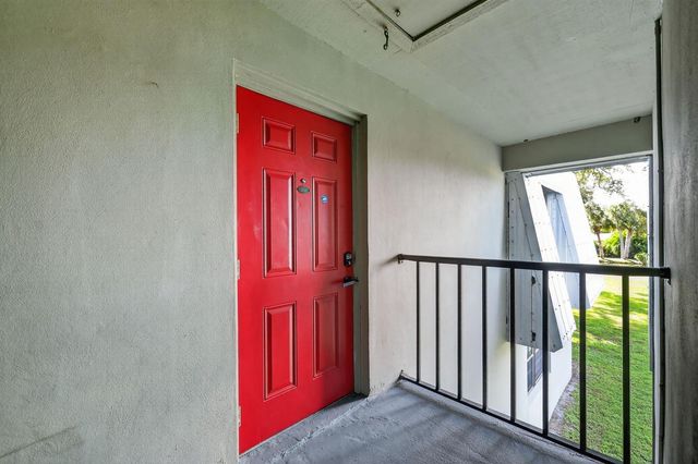 2513 S 17th Street 206, Fort Pierce, FL 34982