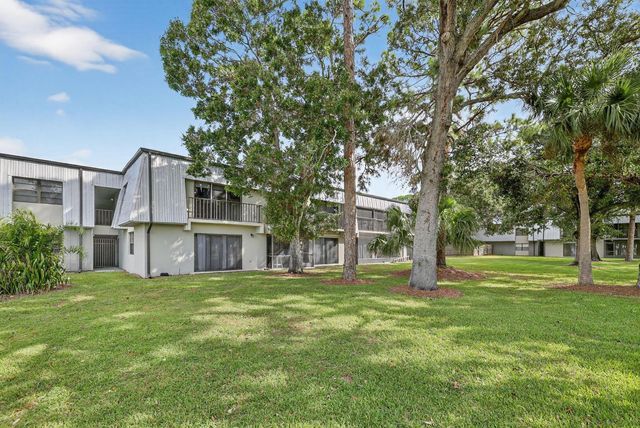 2513 S 17th Street 206, Fort Pierce, FL 34982