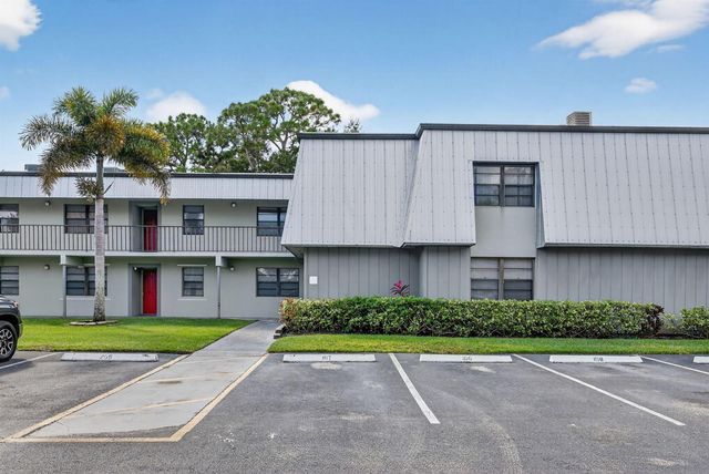 2513 S 17th Street 206, Fort Pierce, FL 34982