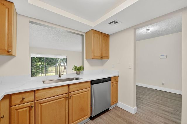 2513 S 17th Street 206, Fort Pierce, FL 34982