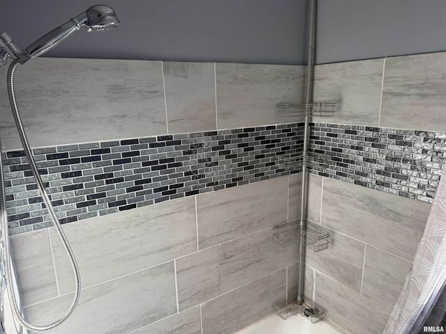 2324 S 8TH Street, Springfield, IL 62703